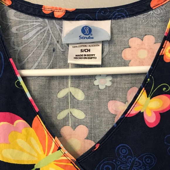 Scrub Top - Picture 2 of 4